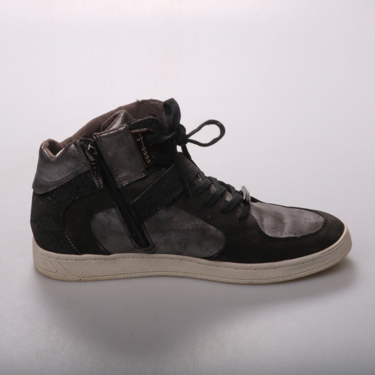 кроссовки Tamaris